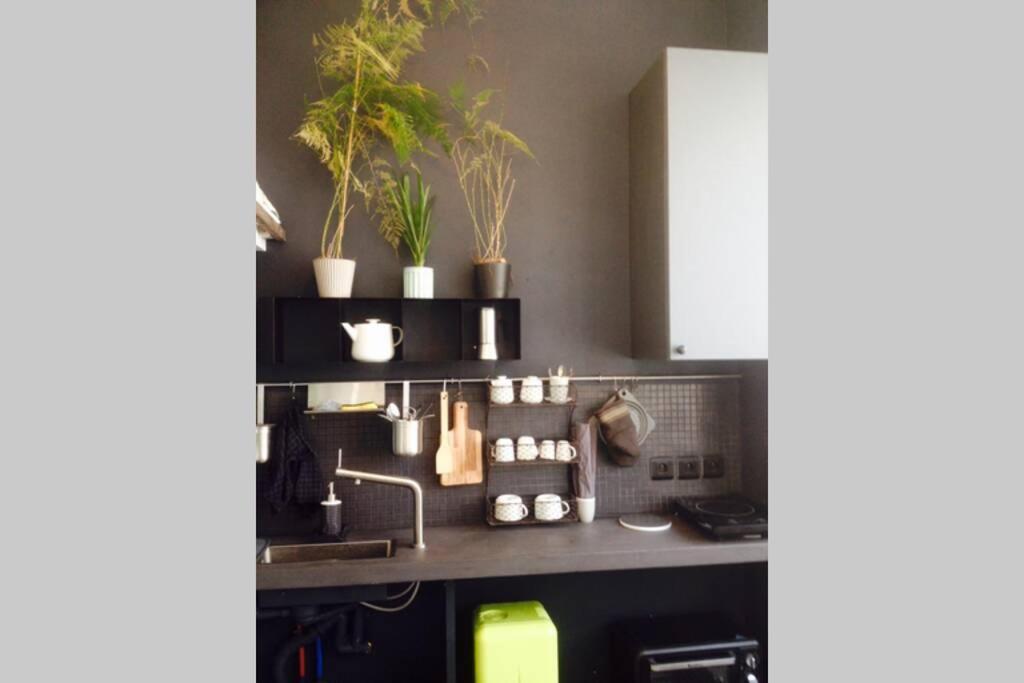 Small Arty Studio Menilmontant Paris Exterior photo